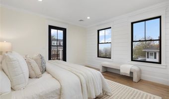 7 Champlin St, Newport, RI 02840