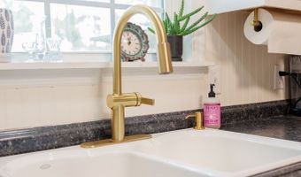 144 Yardley Ave, Baxley, GA 31513