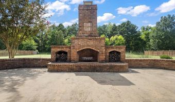 216 Meadowlands Dr, Brandon, MS 39047