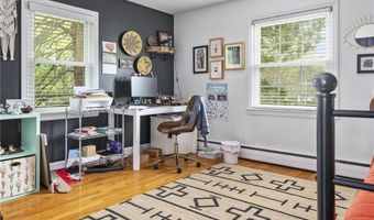 21 Preston Dr, Barrington, RI 02806