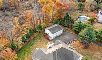 24 CLEARWATER Dr, Allentown, NJ 08501