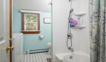 7 Aurora Dr, Cumberland, RI 02864