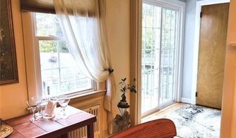 29 Stony Acre Dr, Cranston, RI 02920