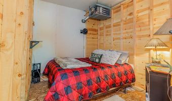 6076 Wynne Ridge Rd, Aurora, MN 55706