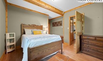 144 Spice Apple Way, Banner Elk, NC 28604