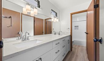 98-588 Kilinoe St 101, Aiea, HI 96701