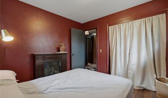 825 SE H St, Bentonville, AR 72712