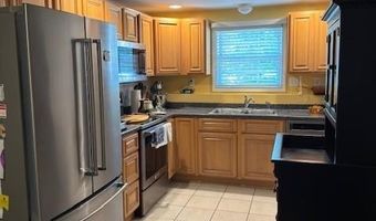 669 Metacom Ave 17, Bristol, RI 02809