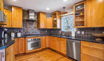 8800 LOWELL Pl, Bethesda, MD 20817