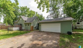 411 W Cedar St, Beresford, SD 57004