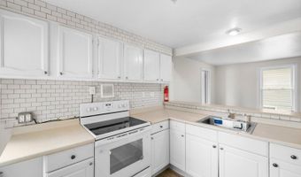 86 W Main St 2, Bergenfield, NJ 07621