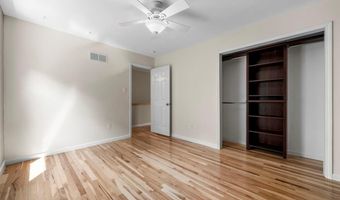 2561 Hidden Meadow Ln, Ballwin, MO 63021