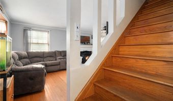 38 Chapel St, Burrillville, RI 02830