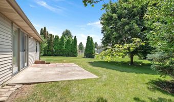 1107 Ashwood Dr, Auburn, IN 46706