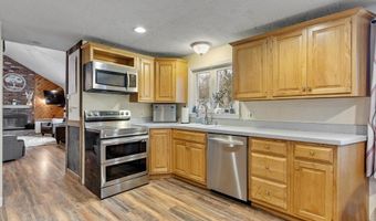 101 Williams Rd, Ashburnham, MA 01430