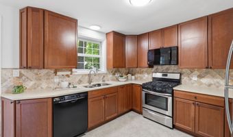 9223 ADELAIDE Dr, Bethesda, MD 20817