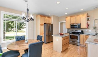 118 21st St SW, Altoona, IA 50009