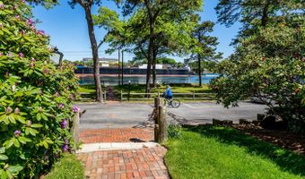 17 Ships Way, Bourne, MA 02532