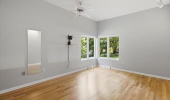 5 Newell Ct, Albany, NY 12204
