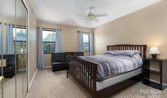 806 Abbey Cir, Asheville, NC 28805