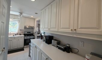 9 ELNA Ct, Bayonne, NJ 07002