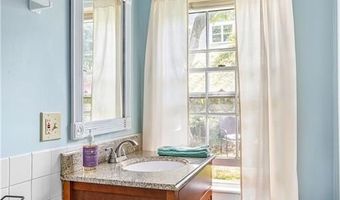 557 Center Rd, Block Island, RI 02807