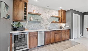 16321 Dryden Rd, Lakeville, MN 55044