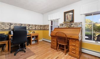 34 Finch Ln, North Kingstown, RI 02874