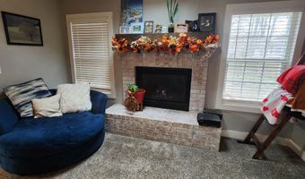 1019 E Daniels St, Aurora, MO 65605