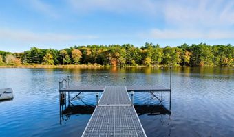 543 Long Shores Dr, Barrington, NH 03825