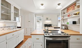 89 Parkview Ave, Bangor, ME 04401