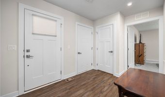 160 Eagle Cir, Amherst, OH 44001
