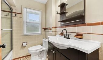 1597 Greenview Dr, Ann Arbor, MI 48103