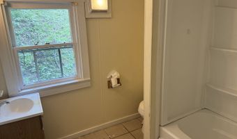 33 37 43 4 N Lancaster St, Athens, OH 45701