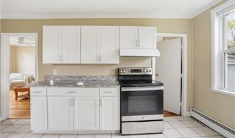 48 Constitution St 1, Bristol, RI 02809