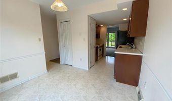 515 Ponds Edge Ln, Allentown, PA 18104
