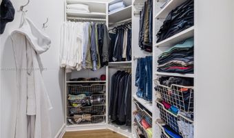 20505 E Country Club Dr 143, Aventura, FL 33180