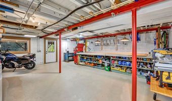 3596 Glenwood Dr, Austinburg, OH 44010
