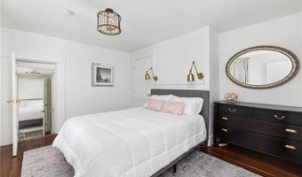 17 Old Beach Rd, Newport, RI 02840
