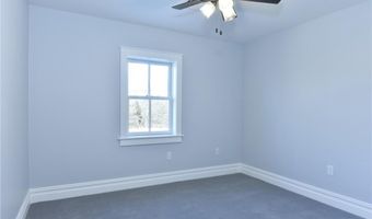 6 Maple Lake Farm Road Rd E, Charlestown, RI 02813