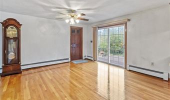 73 Grandview Dr, Cumberland, RI 02864