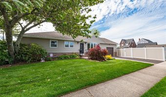 19 Buchanan Ave, Amity Harbor, NY 11701