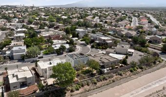 10809 CHICOBUSH Dr NW, Albuquerque, NM 87114