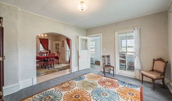 311 E 4th St, Riverside, IA 52327