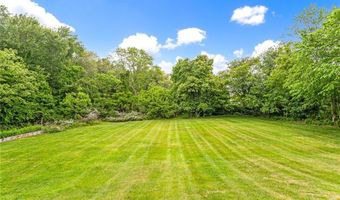 33 Upland Way, Barrington, RI 02806
