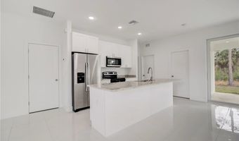 2109 Jefferson Ave, Alva, FL 33920
