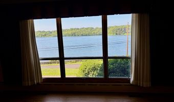 97 Middle River Rd, Danbury, CT 06811