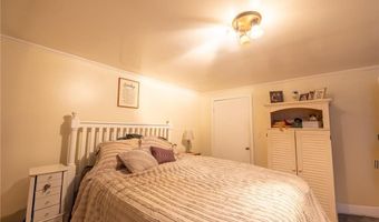 62 Centre Rd, Glocester, RI 02814