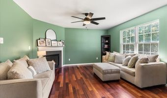 248 Church St, Belford, NJ 07718