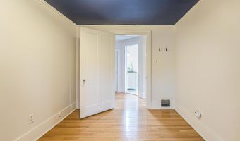 324 Highlake Ave, Ann Arbor, MI 48103
